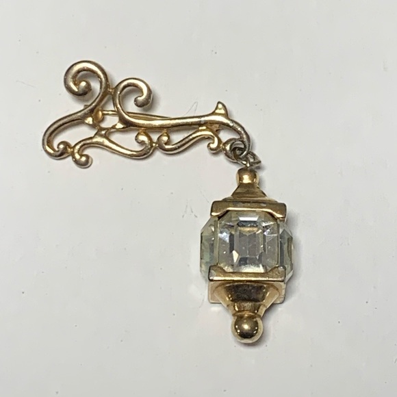Rare Vintage Calvaire Glass Lantern Brooch - Picture 5 of 10